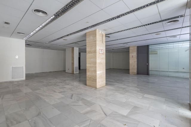 Erhverv til salg i Granada by - € 380.000 (Ref: 9599743)