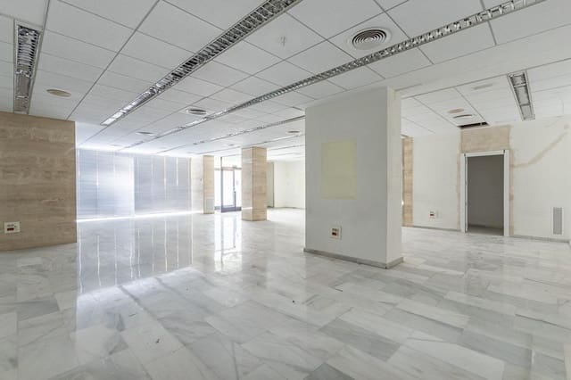 Erhverv til salg i Granada by - € 380.000 (Ref: 9599743)