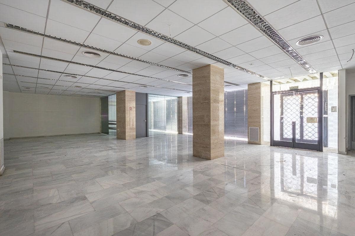 Erhverv til salg i Granada by - € 380.000 (Ref: 9599743)