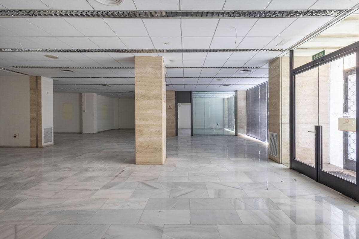 Erhverv til salg i Granada by - € 380.000 (Ref: 9599743)