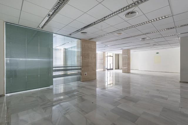 Erhverv til salg i Granada by - € 380.000 (Ref: 9599743)