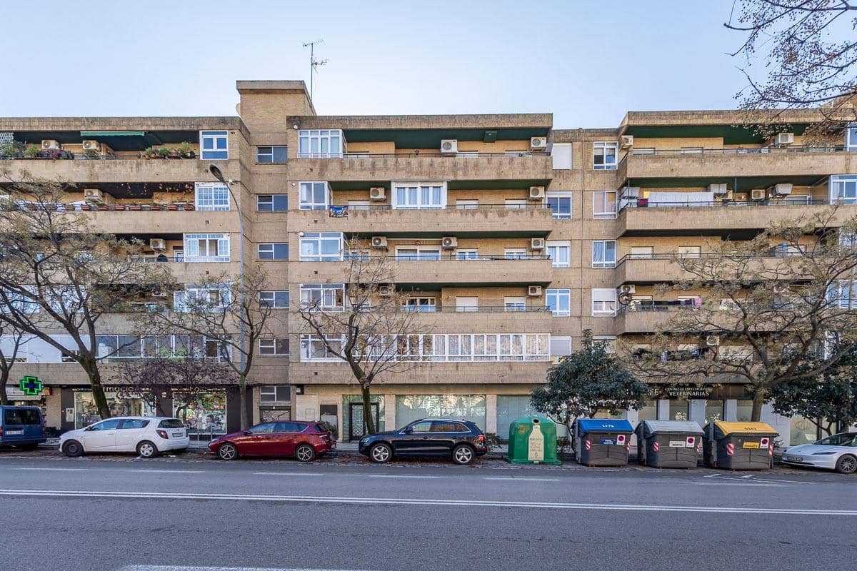 Erhverv til salg i Granada by - € 380.000 (Ref: 9599743)