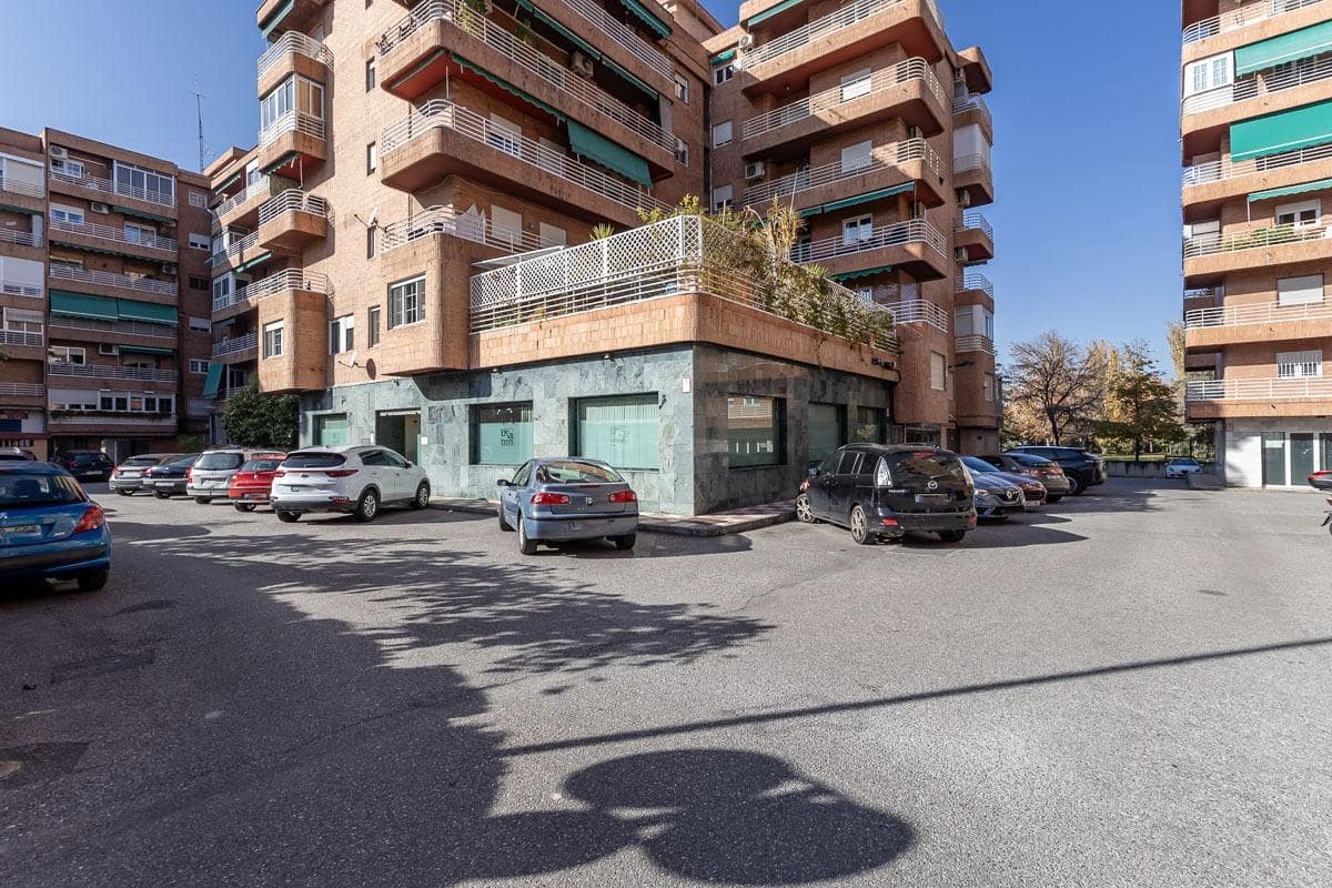 Erhverv til salg i Granada by - € 320.000 (Ref: 9599744)