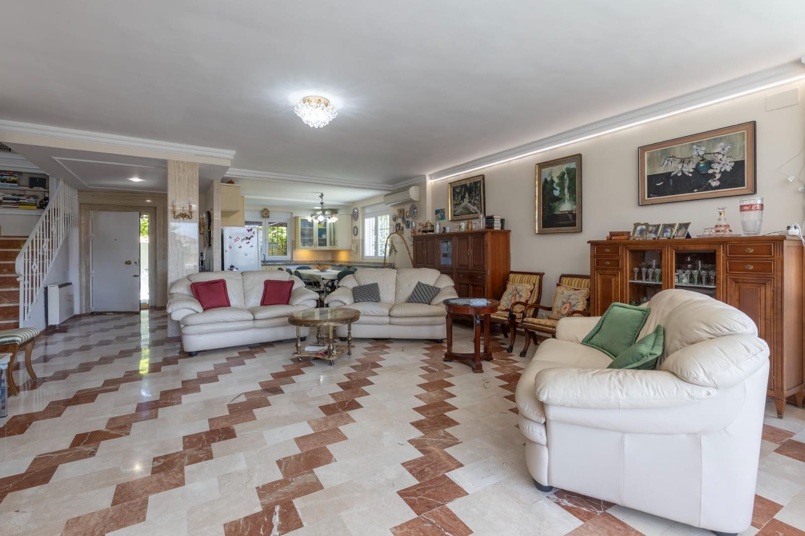 7 quarto Moradia para venda em Las Gabias com piscina garagem - 575 000 € (Ref: 9599751)