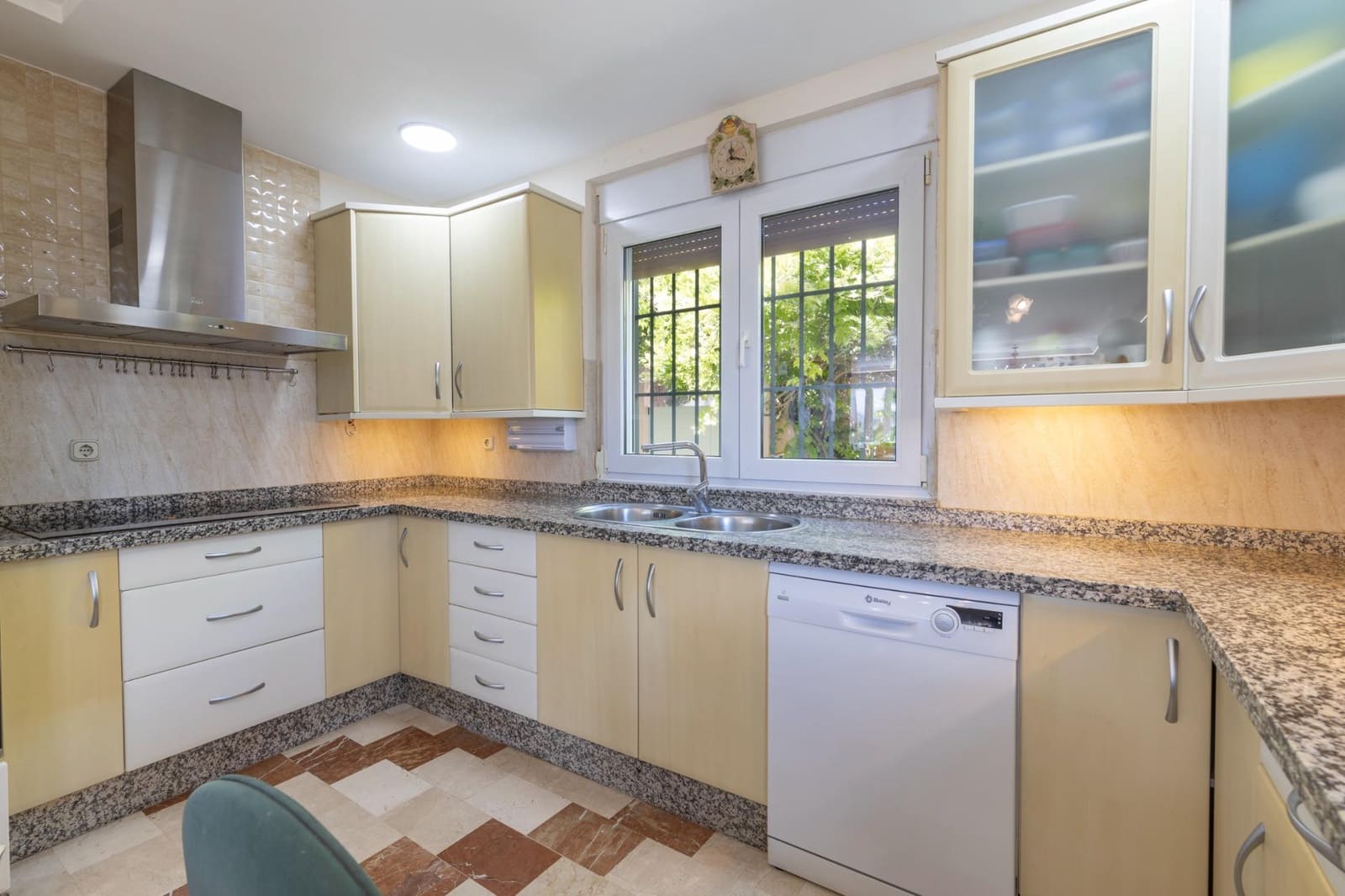 7 quarto Moradia para venda em Las Gabias com piscina garagem - 575 000 € (Ref: 9599751)