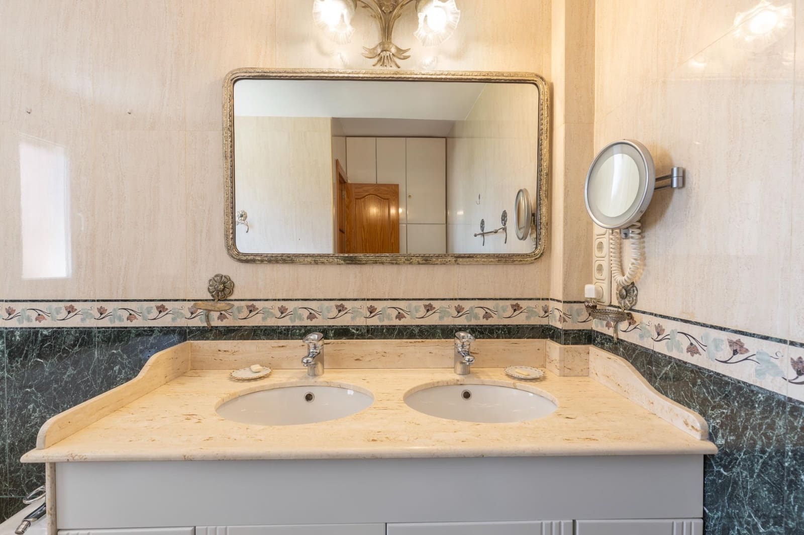 7 quarto Moradia para venda em Las Gabias com piscina garagem - 575 000 € (Ref: 9599751)