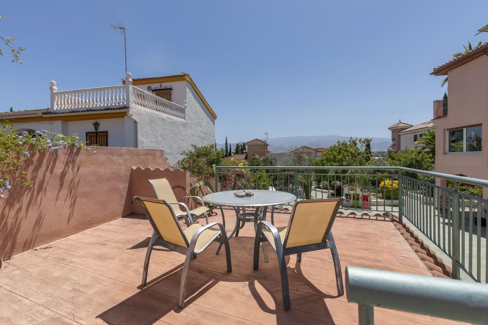 7 quarto Moradia para venda em Las Gabias com piscina garagem - 575 000 € (Ref: 9599751)