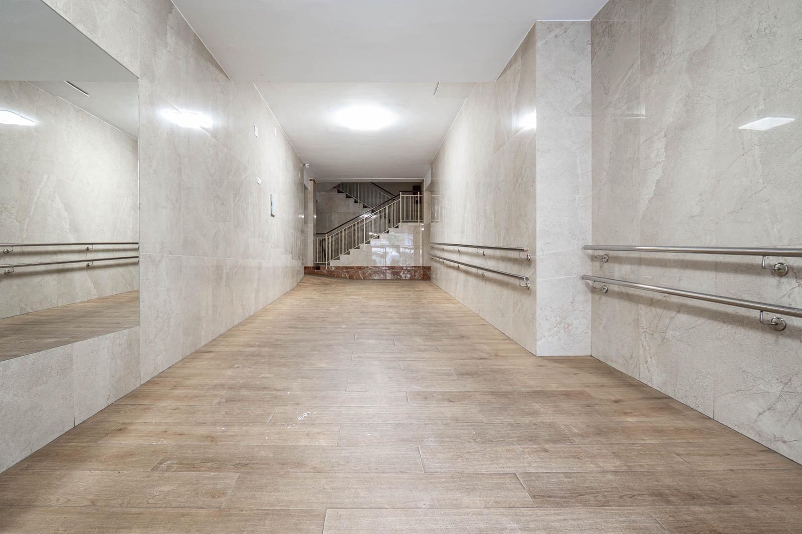 5 Zimmer Wohnung zu verkaufen in Granada Stadt - 295.000 € (Ref: 9605230)