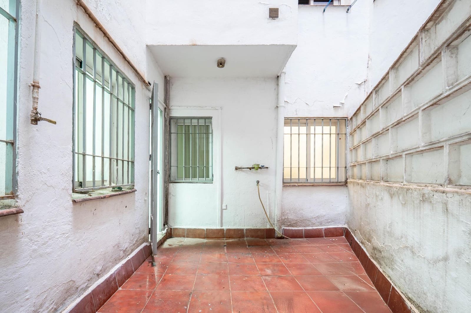 5 Zimmer Wohnung zu verkaufen in Granada Stadt - 295.000 € (Ref: 9605230)