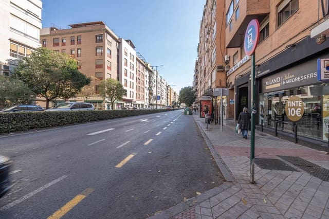 5 bedroom Flat for sale in Granada city - € 295,000 (Ref: 9605230)