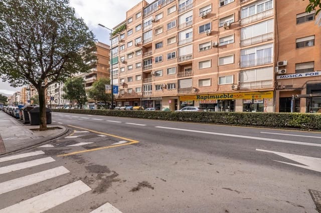 5 bedroom Flat for sale in Granada city - € 295,000 (Ref: 9605230)