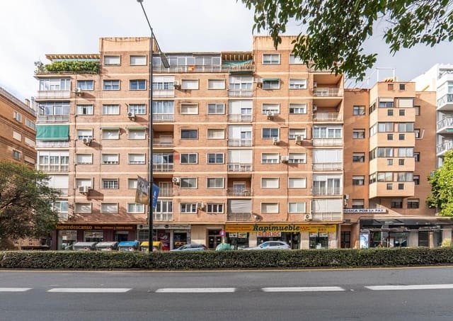 5 bedroom Flat for sale in Granada city - € 295,000 (Ref: 9605230)