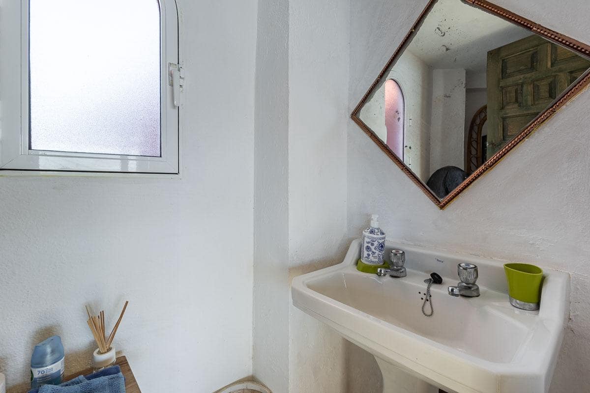 Chalet de 7 habitaciones en La Herradura en venta con piscina garaje - 1.690.000 € (Ref: 9605245)