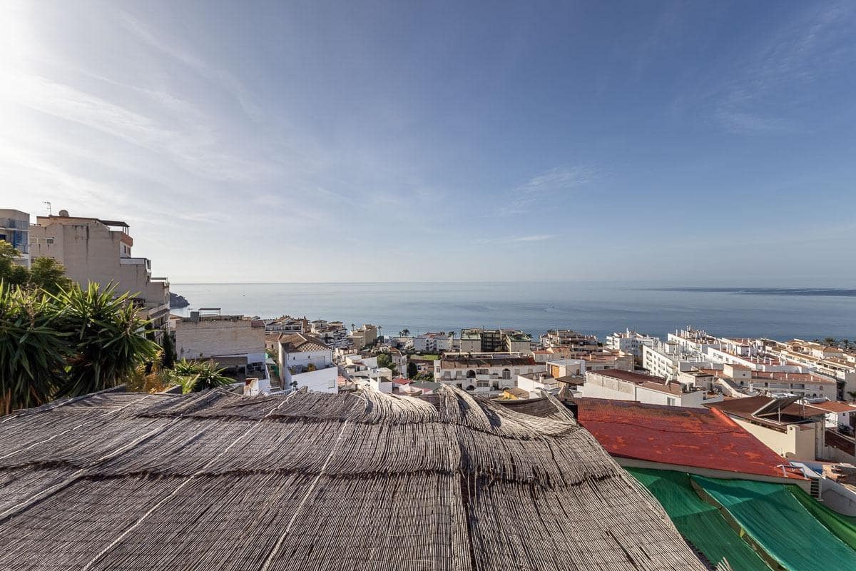 Chalet de 7 habitaciones en La Herradura en venta con piscina garaje - 1.690.000 € (Ref: 9605245)