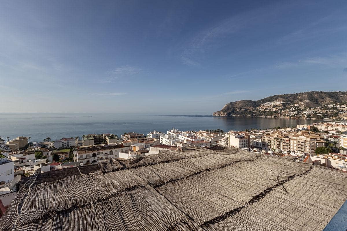 Chalet de 7 habitaciones en La Herradura en venta con piscina garaje - 1.690.000 € (Ref: 9605245)