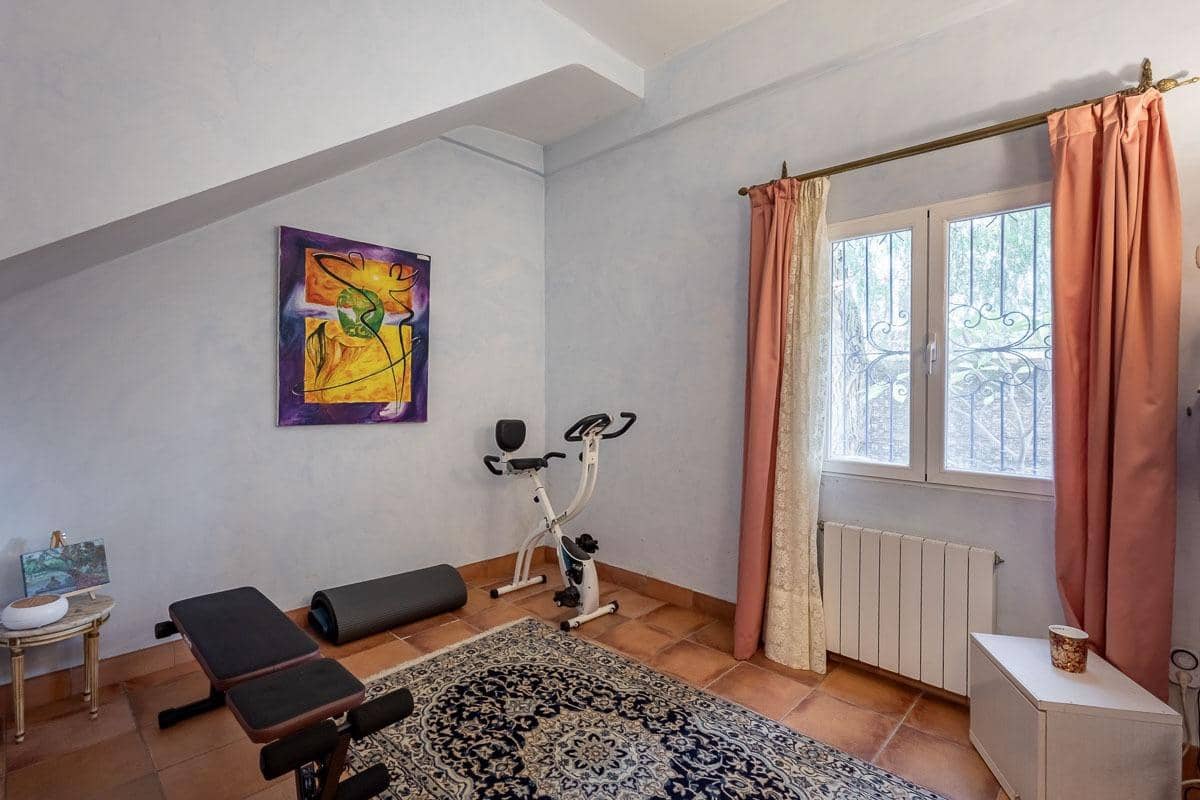 Chalet de 7 habitaciones en La Herradura en venta con piscina garaje - 1.690.000 € (Ref: 9605245)