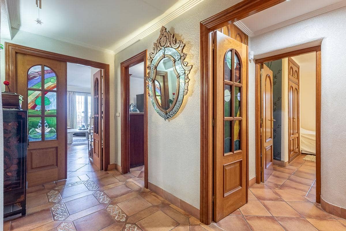 Chalet de 7 habitaciones en La Herradura en venta con piscina garaje - 1.690.000 € (Ref: 9605245)