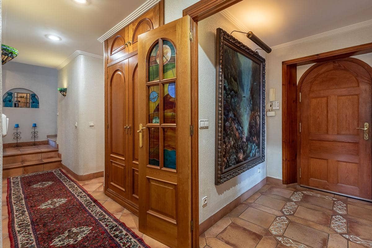 Chalet de 7 habitaciones en La Herradura en venta con piscina garaje - 1.690.000 € (Ref: 9605245)