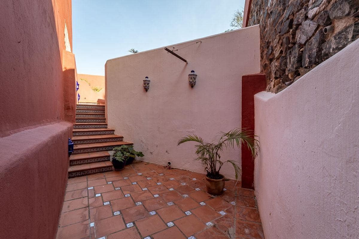 Chalet de 7 habitaciones en La Herradura en venta con piscina garaje - 1.690.000 € (Ref: 9605245)