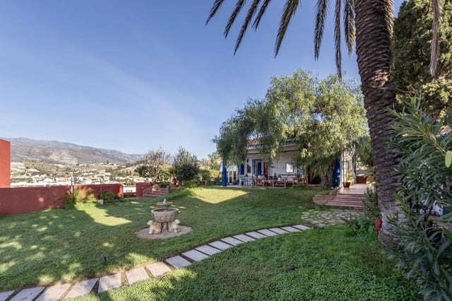 Chalet de 7 habitaciones en La Herradura, Almuñécar en venta con piscina garaje - 1.690.000 € (Ref: 9605245)