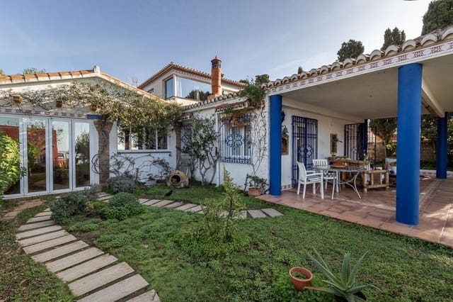 Chalet de 7 habitaciones en La Herradura, Almuñécar en venta con piscina garaje - 1.690.000 € (Ref: 9605245)