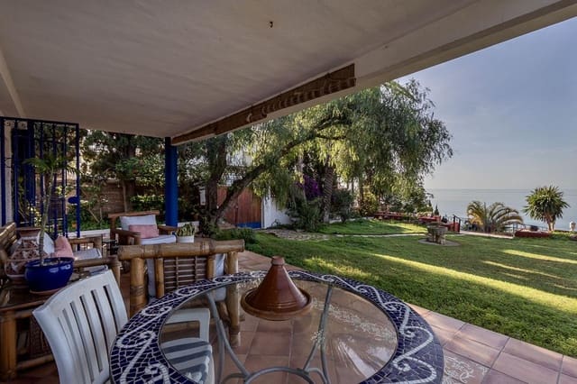 Chalet de 7 habitaciones en La Herradura, Almuñécar en venta con piscina garaje - 1.690.000 € (Ref: 9605245)