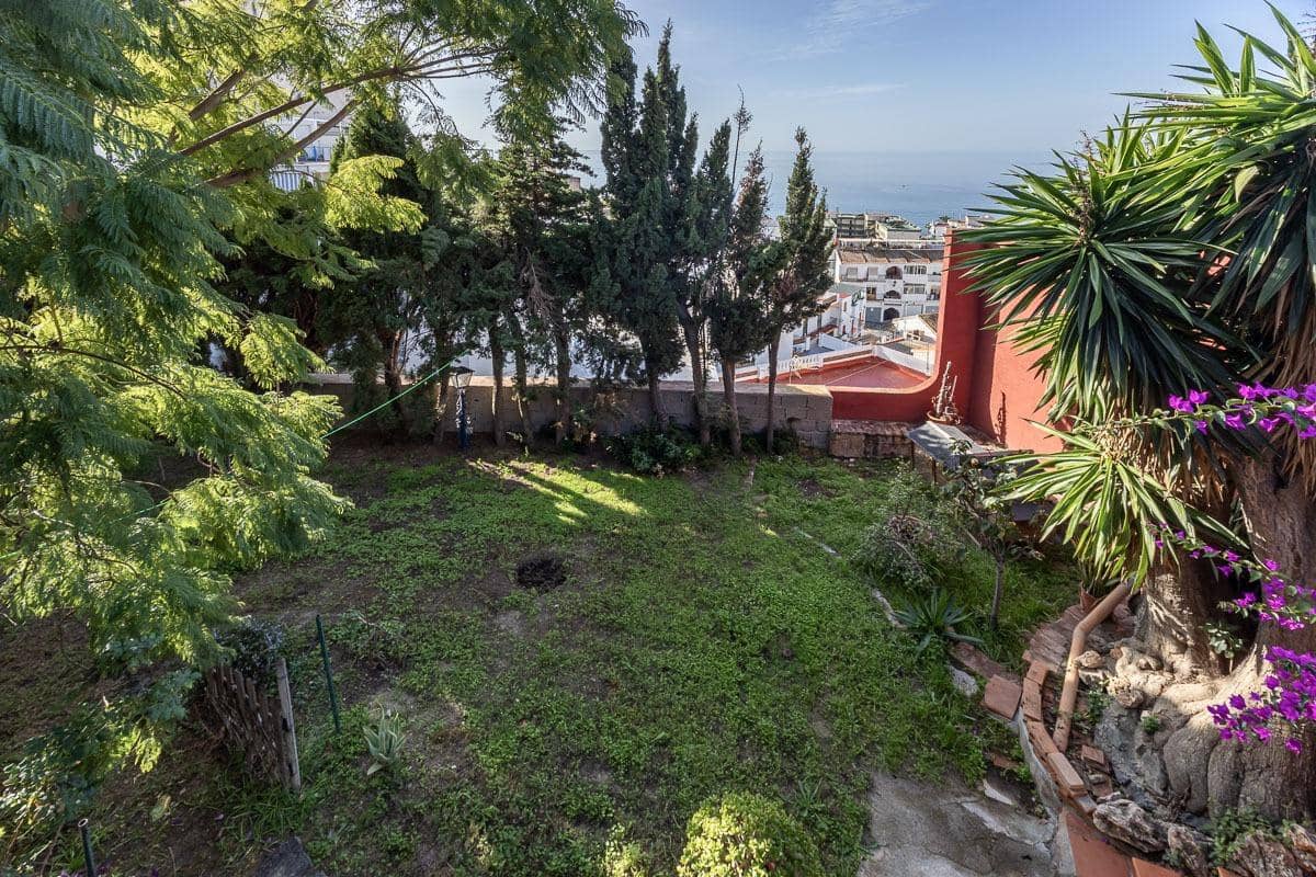 Chalet de 7 habitaciones en La Herradura en venta con piscina garaje - 1.690.000 € (Ref: 9605245)