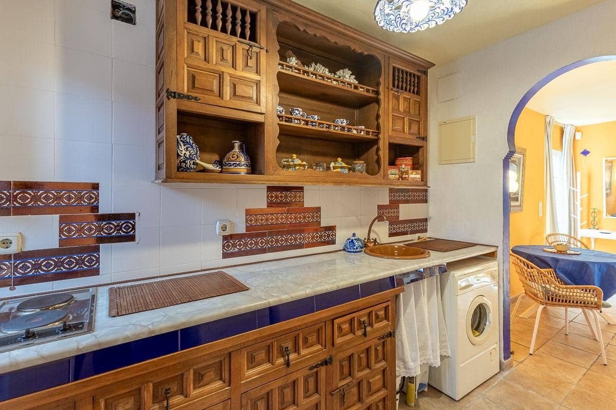 Chalet de 7 habitaciones en La Herradura en venta con piscina garaje - 1.690.000 € (Ref: 9605245)