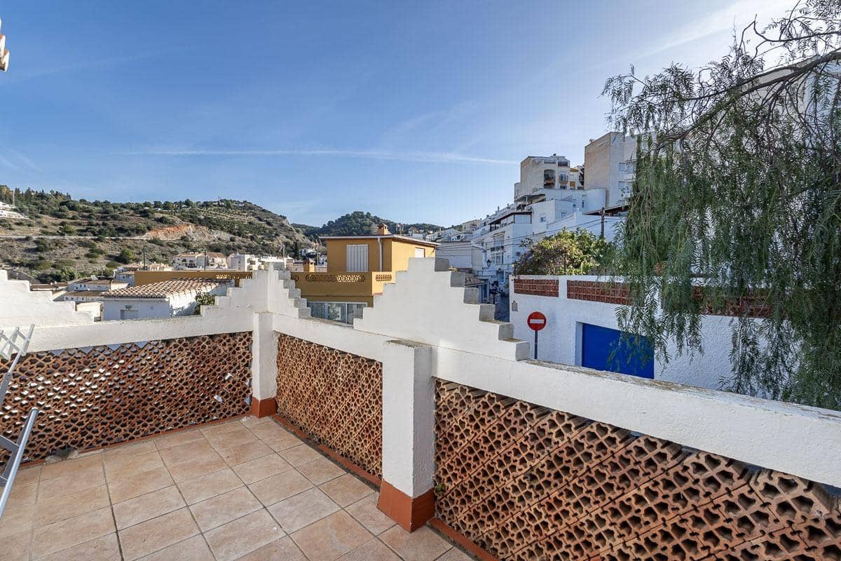 Chalet de 7 habitaciones en La Herradura en venta con piscina garaje - 1.690.000 € (Ref: 9605245)