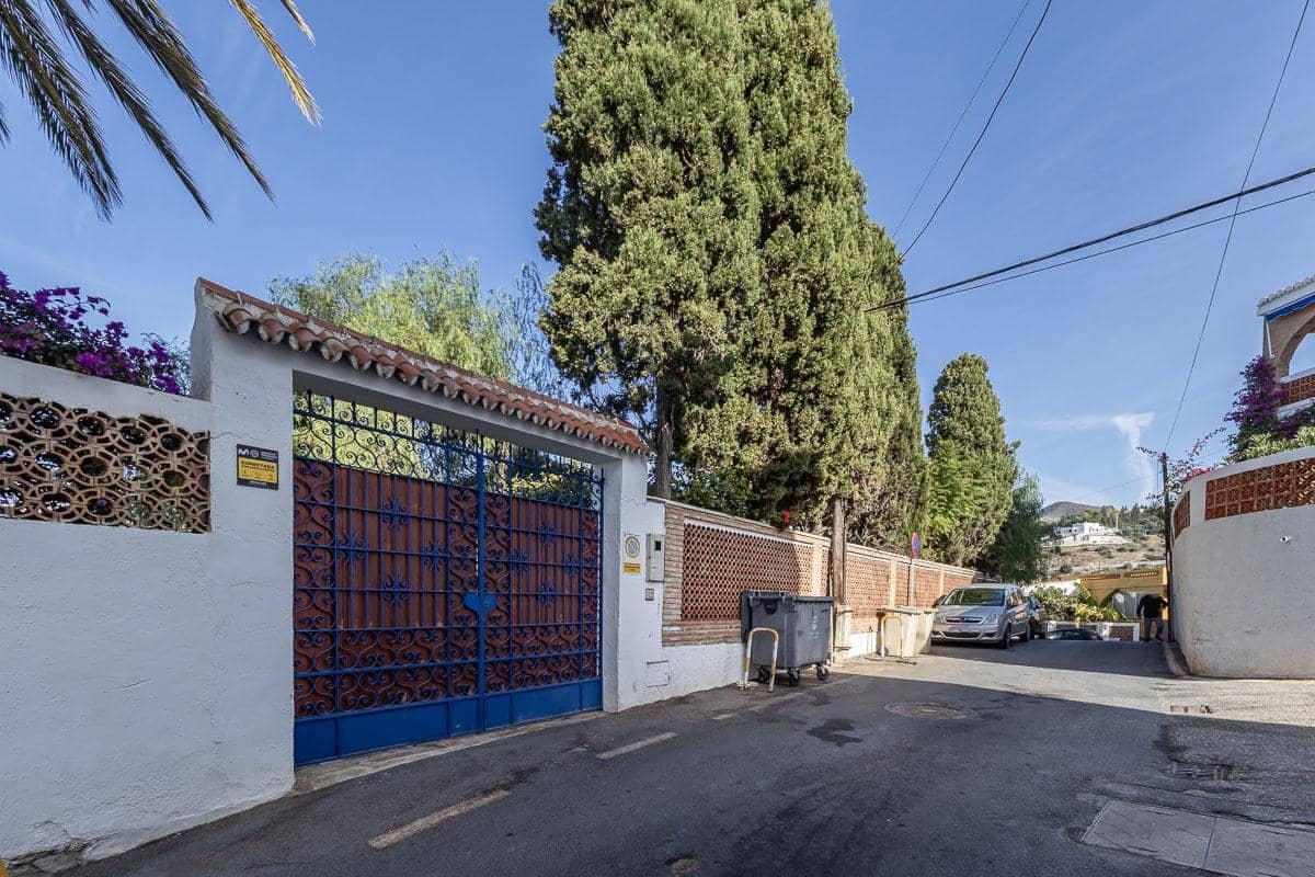 Chalet de 7 habitaciones en La Herradura en venta con piscina garaje - 1.690.000 € (Ref: 9605245)