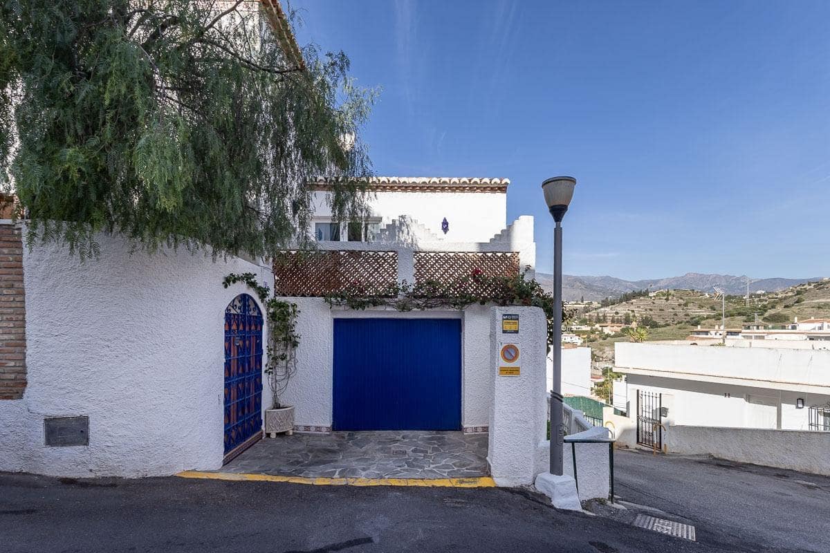 Chalet de 7 habitaciones en La Herradura en venta con piscina garaje - 1.690.000 € (Ref: 9605245)