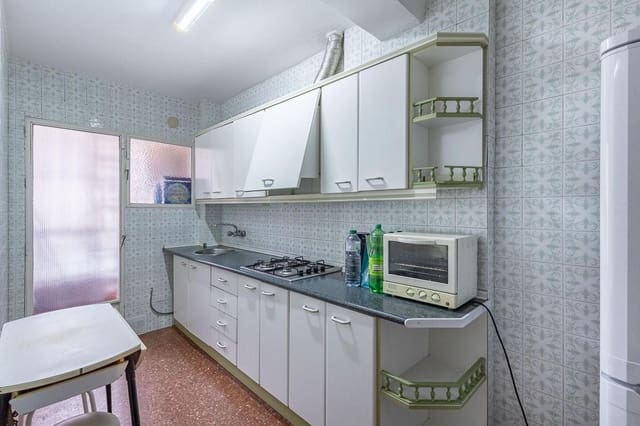 3 bedroom Flat for sale in Granada city - € 109,000 (Ref: 9608300)