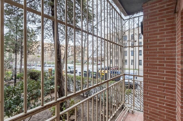 3 bedroom Flat for sale in Granada city - € 109,000 (Ref: 9608300)