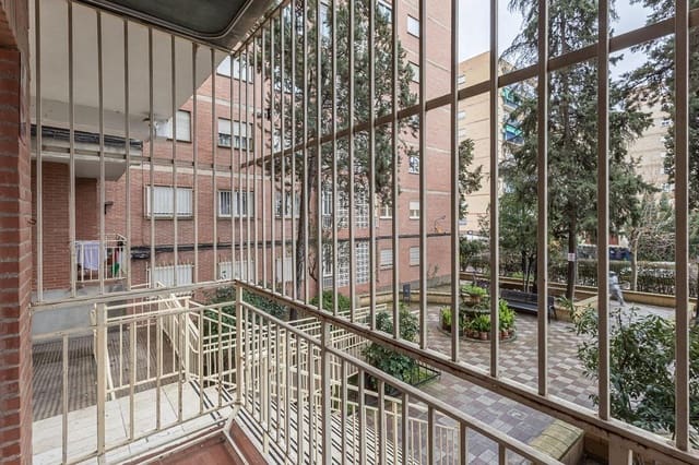 3 bedroom Flat for sale in Granada city - € 109,000 (Ref: 9608300)