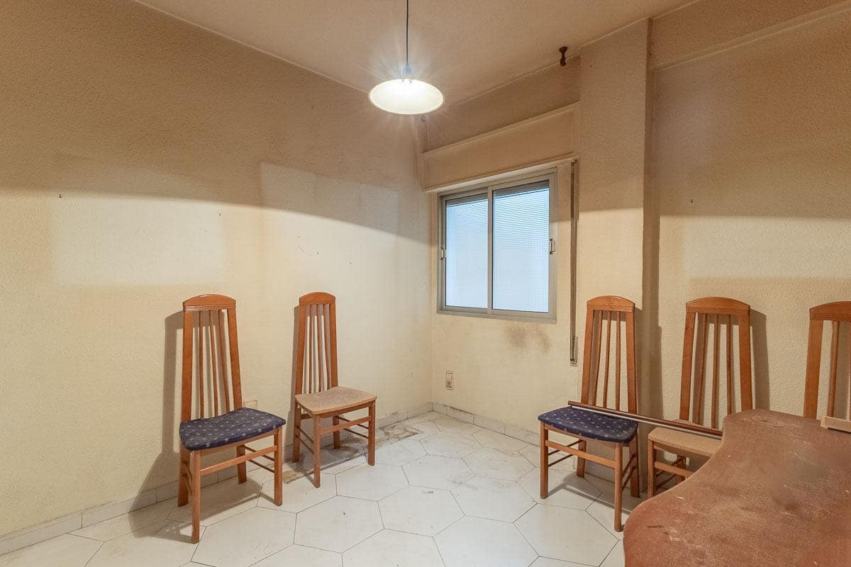 3 bedroom Flat for sale in Granada city - € 218,000 (Ref: 9608301)