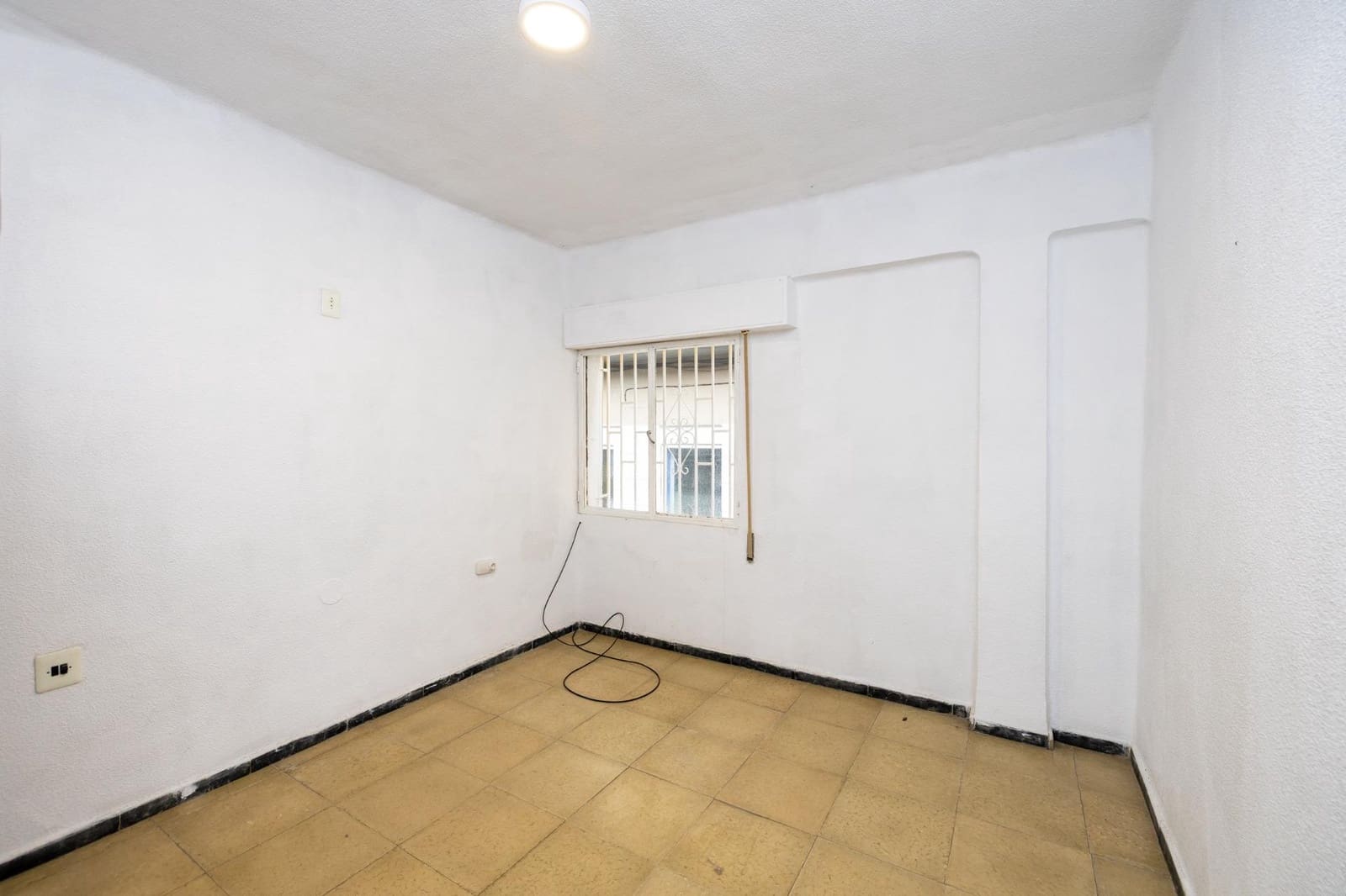 3 bedroom Flat for sale in Granada city - € 230,000 (Ref: 9608303)