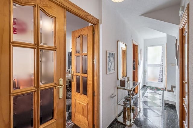 Adosado de 3 habitaciones en Armilla en venta con garaje - 189.000 € (Ref: 9611452)