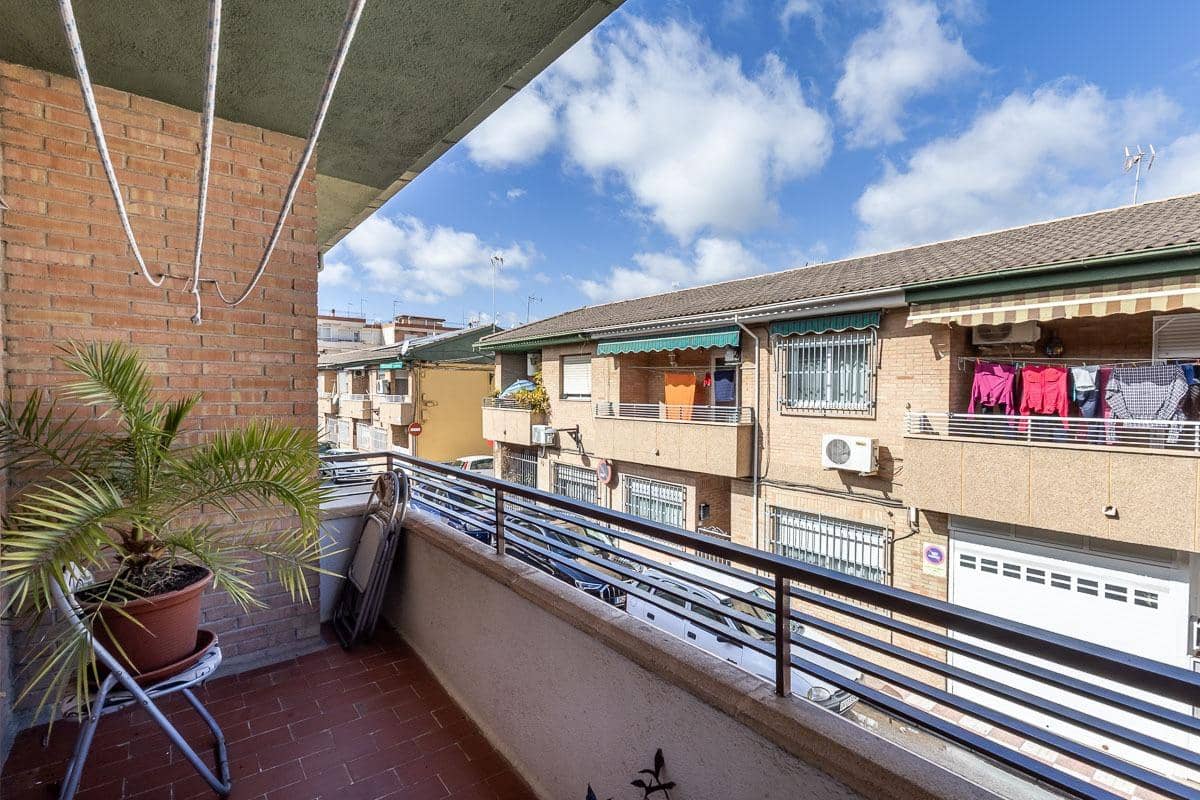 Adosado de 3 habitaciones en Armilla en venta con garaje - 189.000 € (Ref: 9611452)