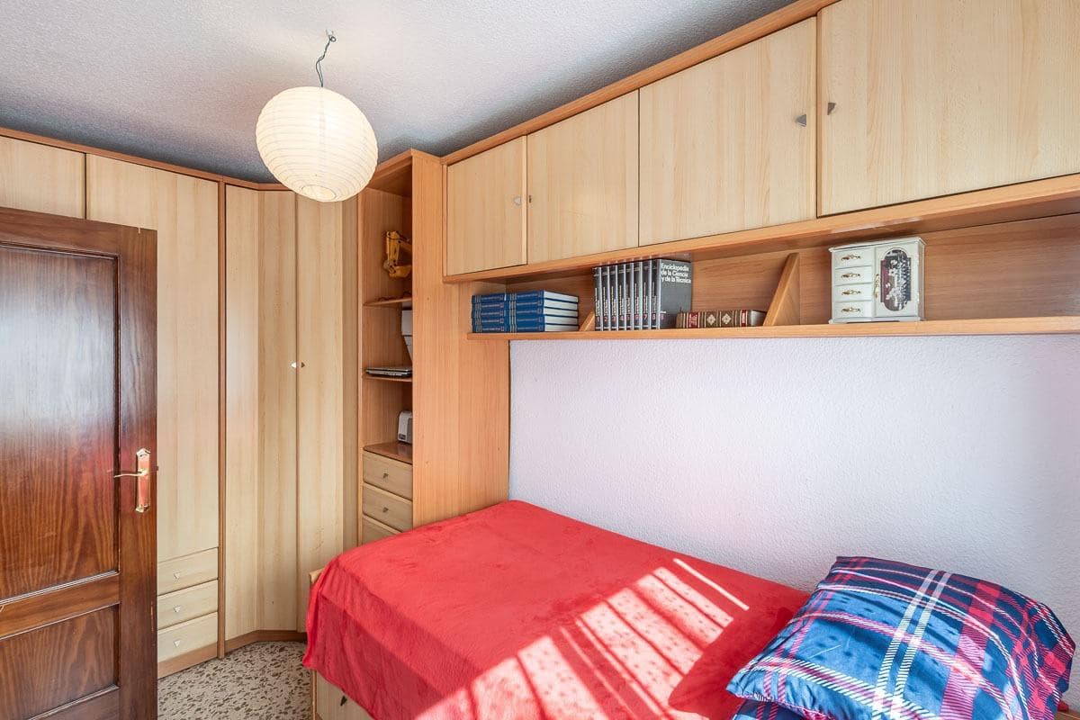 Adosado de 3 habitaciones en Armilla en venta con garaje - 189.000 € (Ref: 9611452)