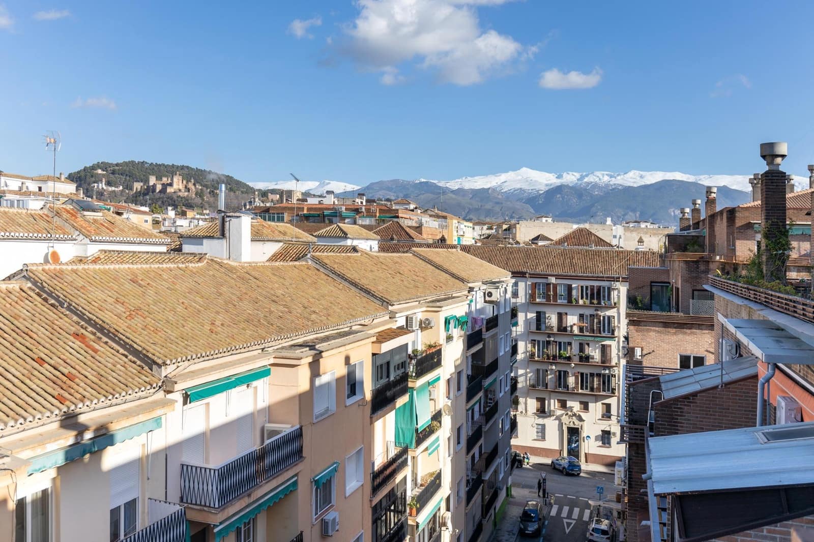 4 bedroom Penthouse for sale in Granada city with garage - € 730,000 (Ref: 9611453)