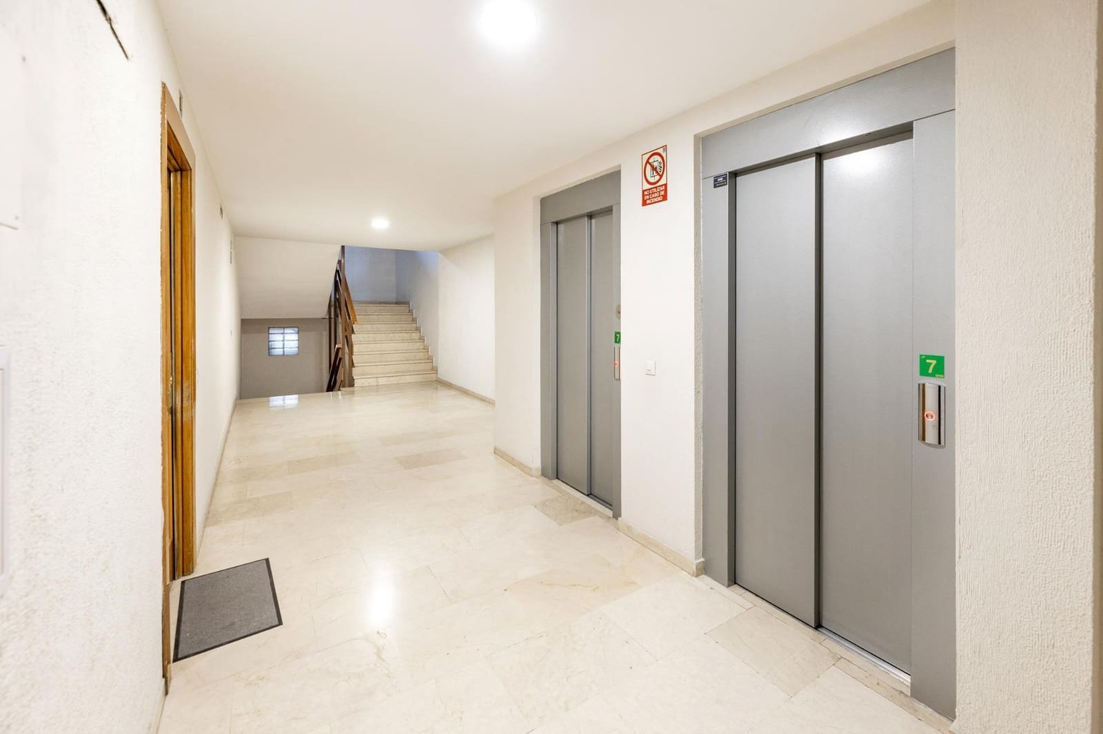 4 bedroom Penthouse for sale in Granada city with garage - € 730,000 (Ref: 9611453)