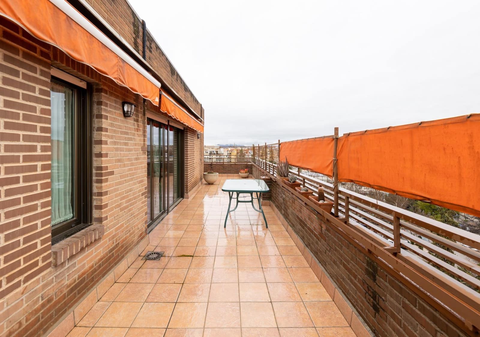 4 bedroom Penthouse for sale in Granada city with garage - € 730,000 (Ref: 9611453)