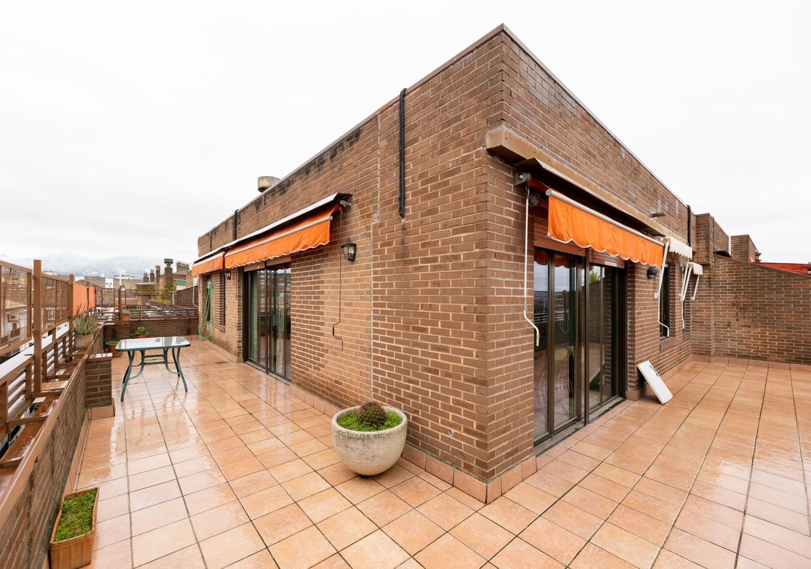 4 bedroom Penthouse for sale in Granada city with garage - € 730,000 (Ref: 9611453)