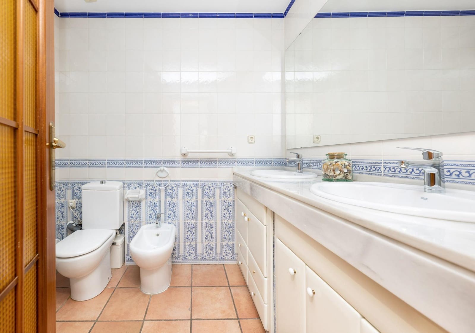 4 bedroom Penthouse for sale in Granada city with garage - € 730,000 (Ref: 9611453)