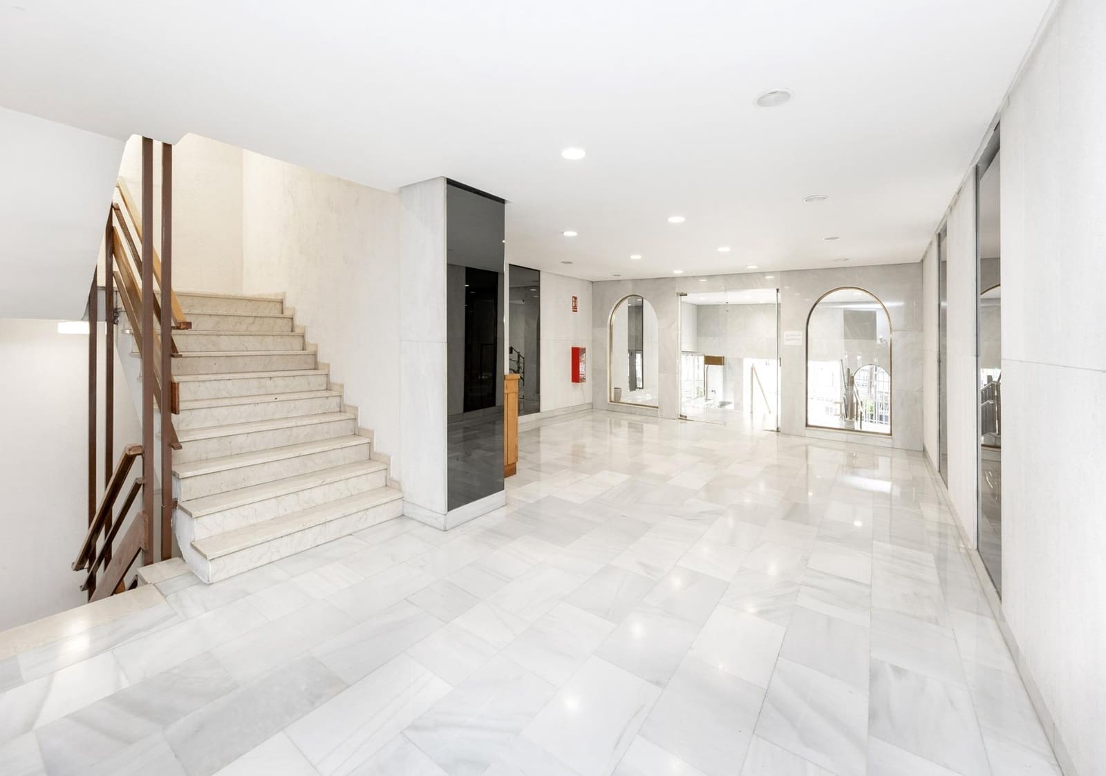 4 bedroom Penthouse for sale in Granada city with garage - € 730,000 (Ref: 9611453)