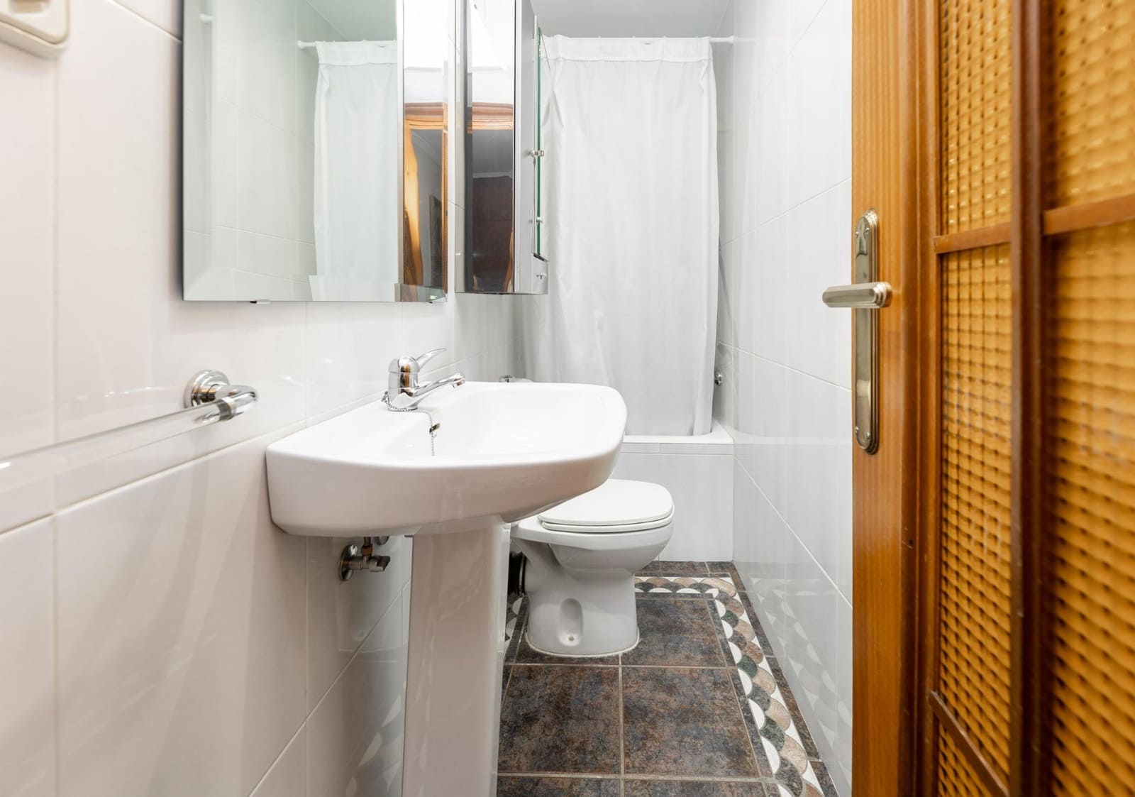 4 bedroom Penthouse for sale in Granada city with garage - € 730,000 (Ref: 9611453)