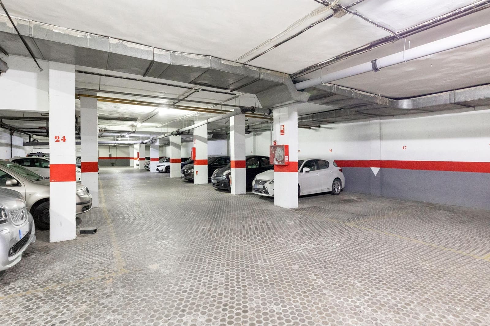 4 bedroom Penthouse for sale in Granada city with garage - € 730,000 (Ref: 9611453)