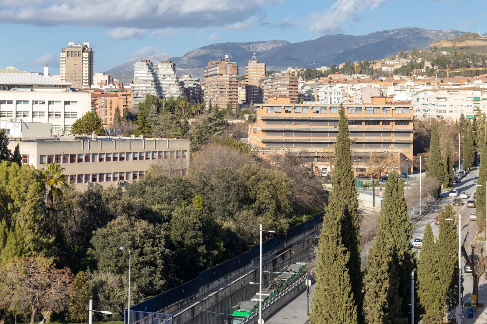 4 bedroom Penthouse for sale in Granada city with garage - € 730,000 (Ref: 9611453)