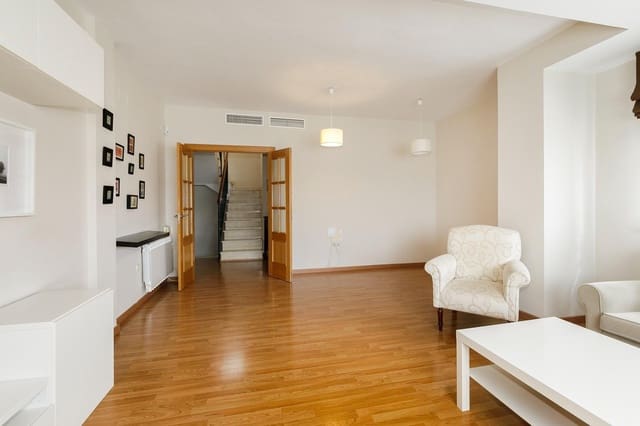 4 camera da letto Villetta Bifamiliare in vendita in Albolote con garage - 308.000 € (Rif: 9611454)