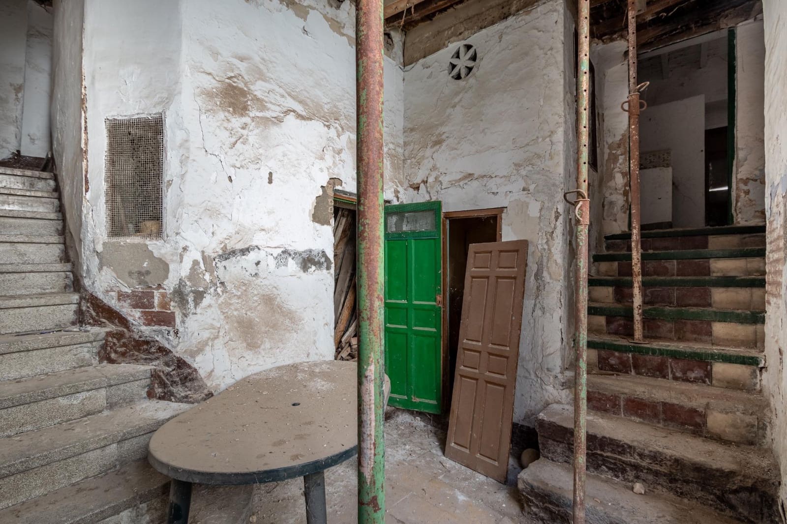 8 Zimmer Hotel zu verkaufen in Granada Stadt - 619.900 € (Ref: 9611456)